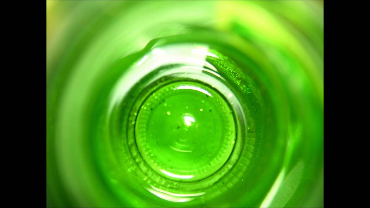 Бутылки зеленого цвета. Зеленый цвет. Bottle Green цвет. Глаза зеленая бутылка. Непрозрачная бутылка зеленая.