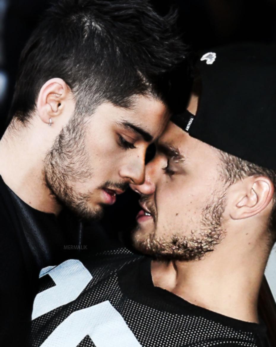 Is zayn malik gay