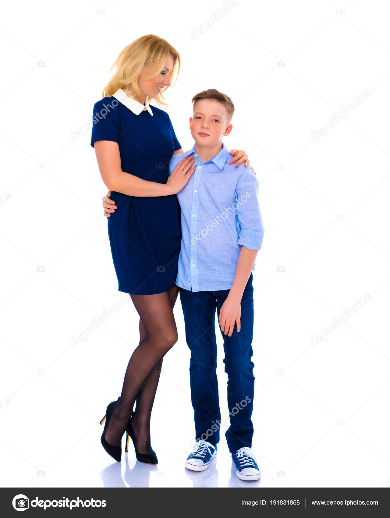 Фотосессия мама с сыном в платье