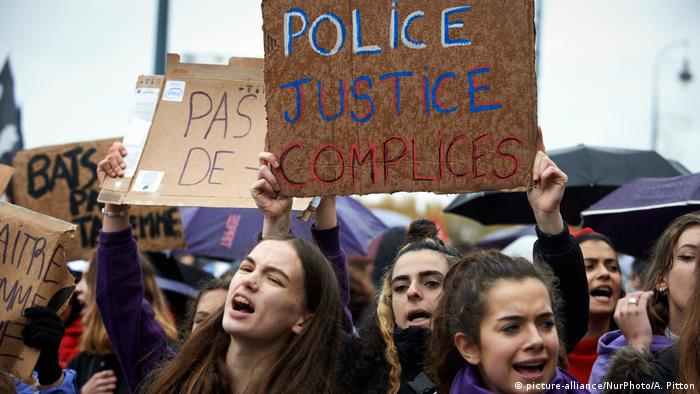Protesters in Toulouse calling for an end to violence against women (picture-alliance/NurPhoto/A. Pitton)